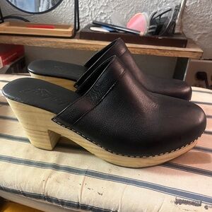 Free People clogs black leather size 10/ 40 9.5 wood soles